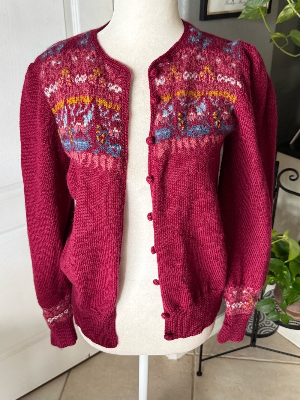 Vintage Susan Bristol Petites Wool Cardigan M Hand Embroidered Floral maroon